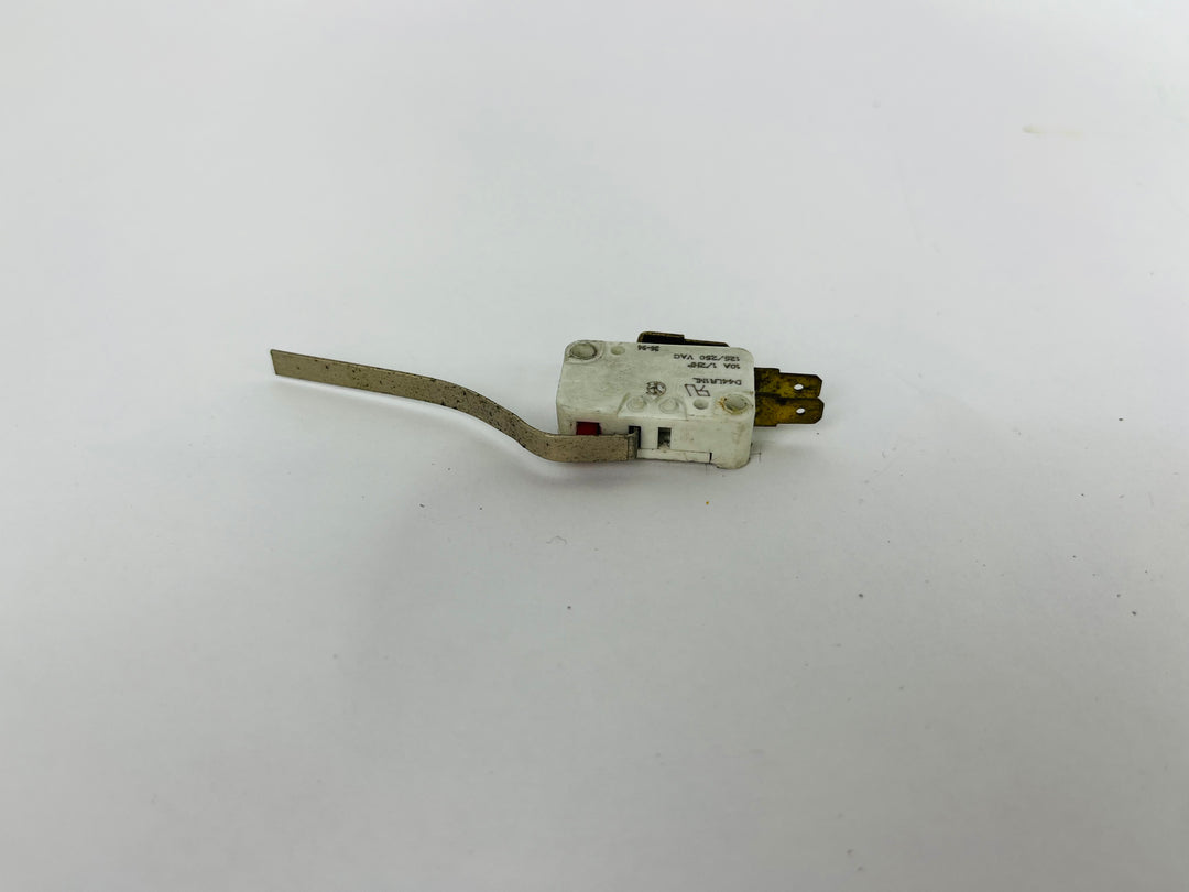 True Fitness 500AHRCO Treadmill Power Entry Limit Switch D44LR1ML (PP96)