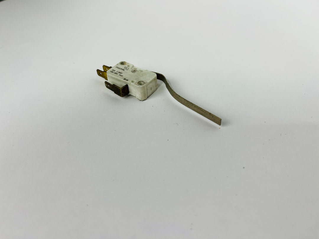 True Fitness 500AHRCO Treadmill Power Entry Limit Switch D44LR1ML (PP96)