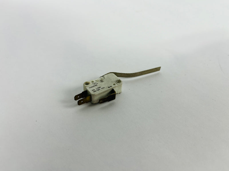 True Fitness 500AHRCO Treadmill Power Entry Limit Switch D44LR1ML (PP96)